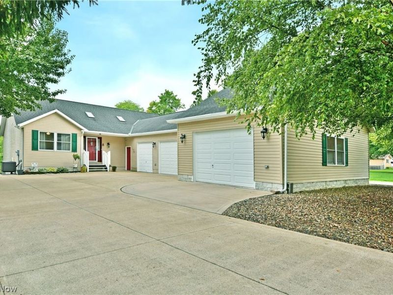 1835 Morning Star Drive, Roaming Shores, OH 44084 Photo 1