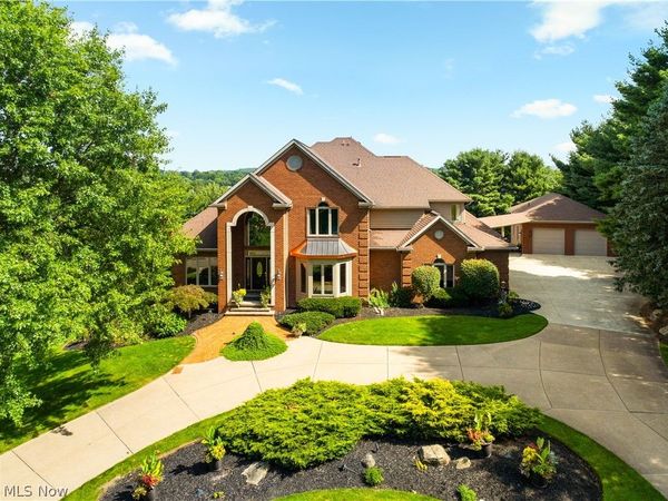 2389 Amberwood Circle NE, Massillon, OH 44646