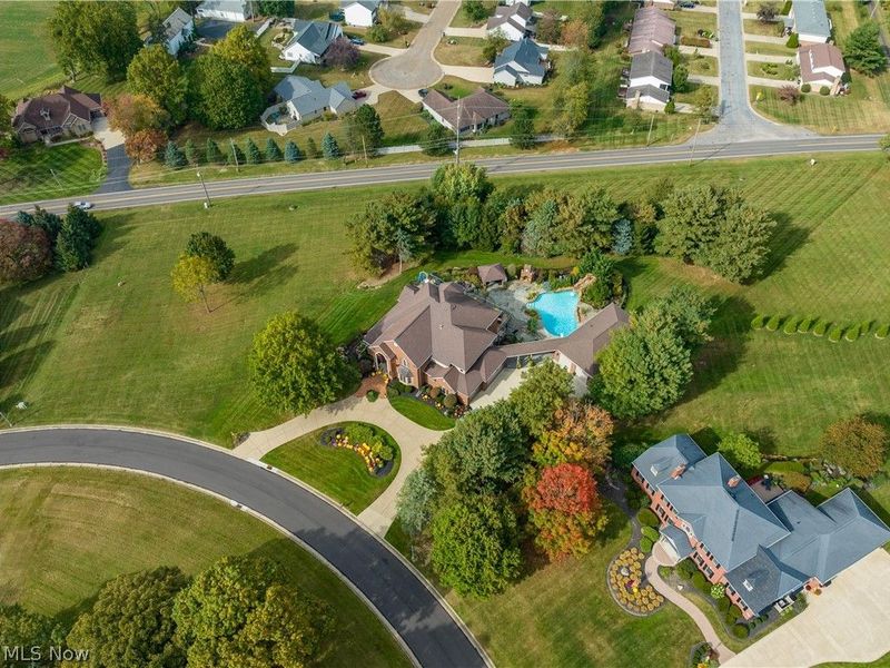 2389 Amberwood Circle NE, Massillon, OH 44646 Photo 2