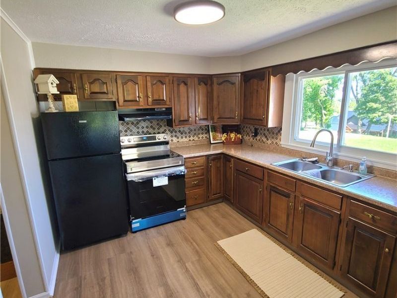 32 Market Street, Mount Pleasant, OH 43939 Photo 8