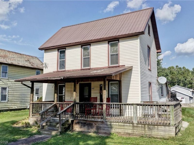 313 2nd Avenue SE, Beach City, OH 44608 Photo 3