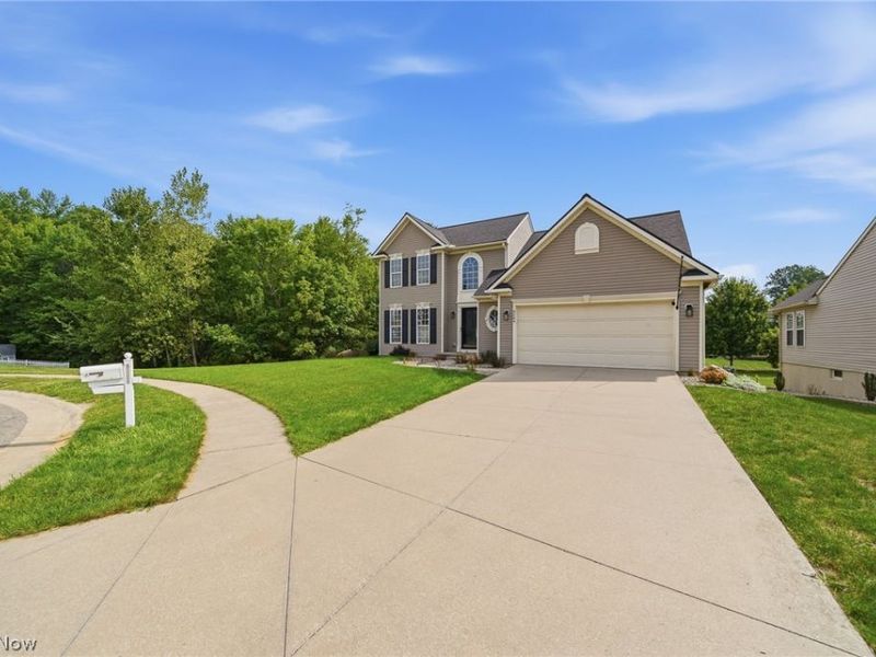 9264 Wellspring Avenue NW, North Canton, OH 44720 Photo 2