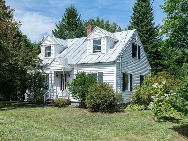 153 High Holborn Street , Gardiner, ME 04345