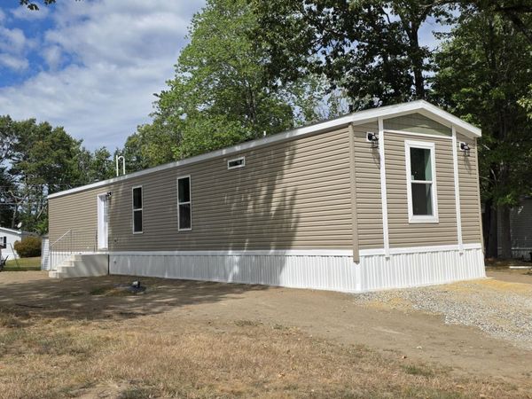 127 Shaker Road , Unit 32, Gray, ME 04039