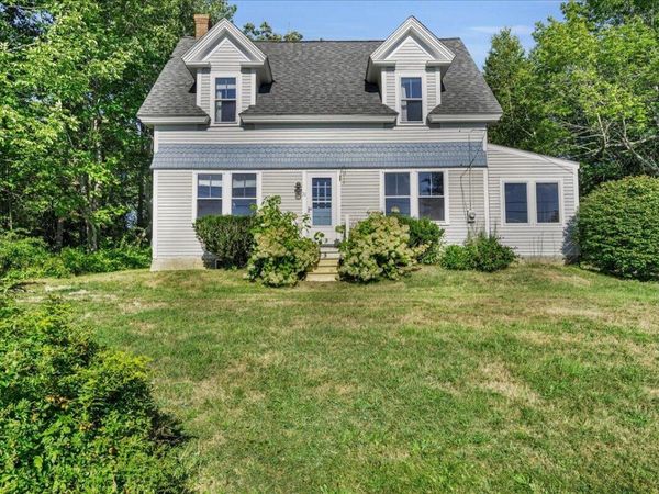 31 Ferry Road , Brooksville, ME 04617