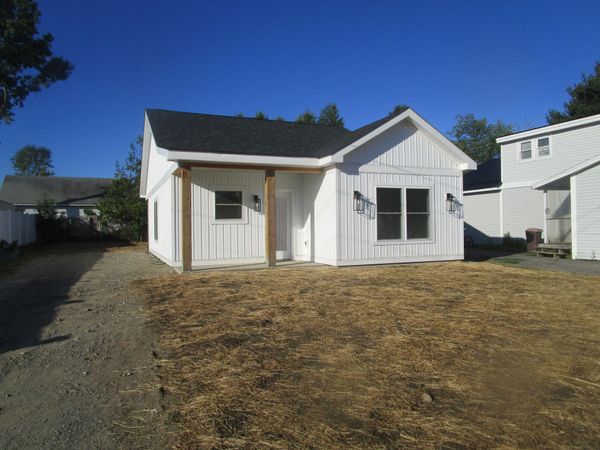 27 Mckinley Avenue, Orrington, ME 04474