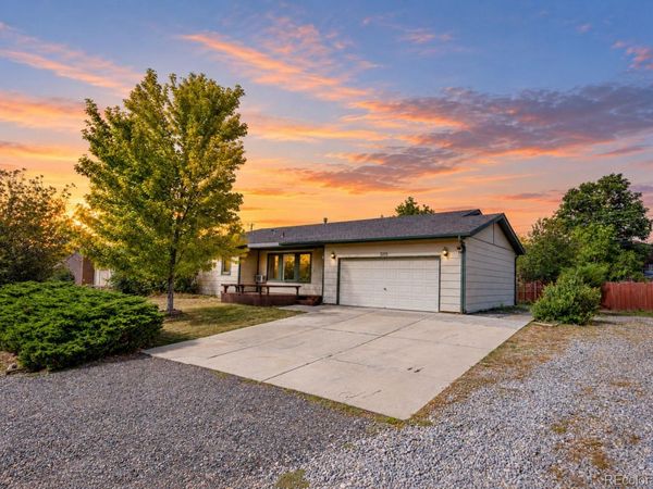 8905 S Brentwood Street , Littleton, CO 80128