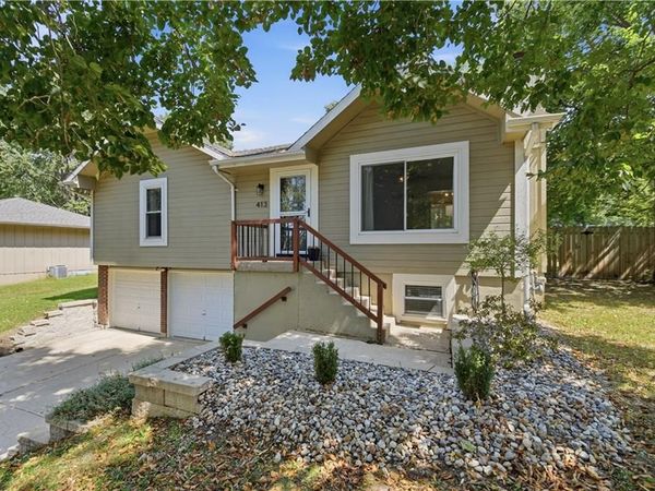 413 SE Annette Street, Lee's Summit, MO 64063