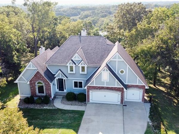 1515 Sugarland Parkway, Pleasant Hill, MO 64080