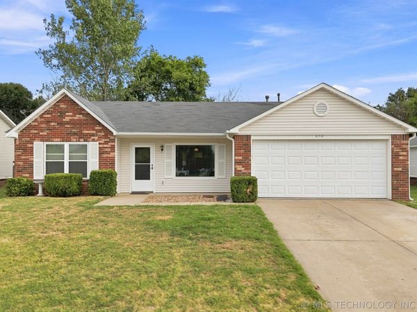650 Buckingham Drive , Claremore, OK 74017
