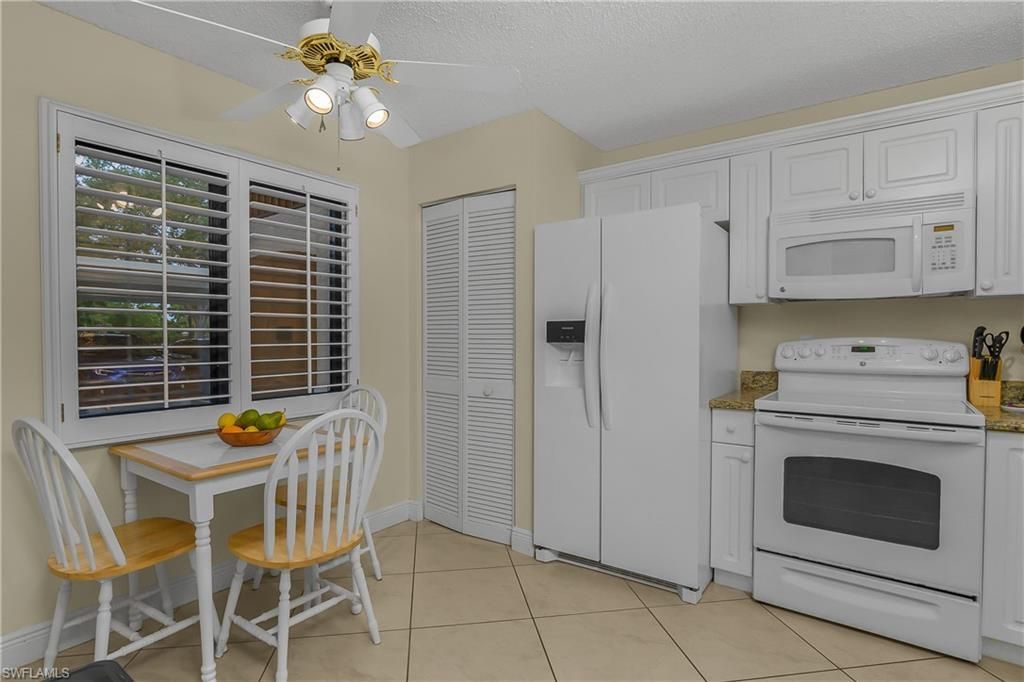 5708 Deauville Cir, Unit J102, Naples, FL 34112 Photo