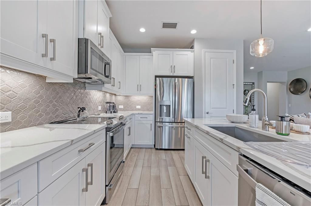 2555 Seychelles Dr , Unit 407, Naples, FL 34112 Photo