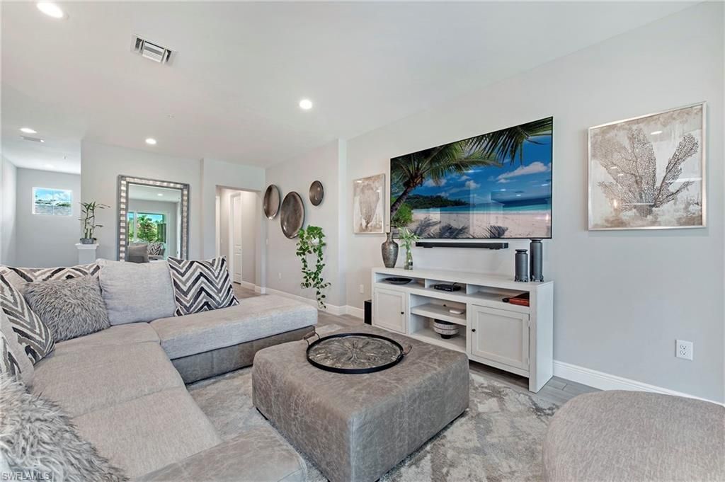 2555 Seychelles Dr , Unit 407, Naples, FL 34112 Photo