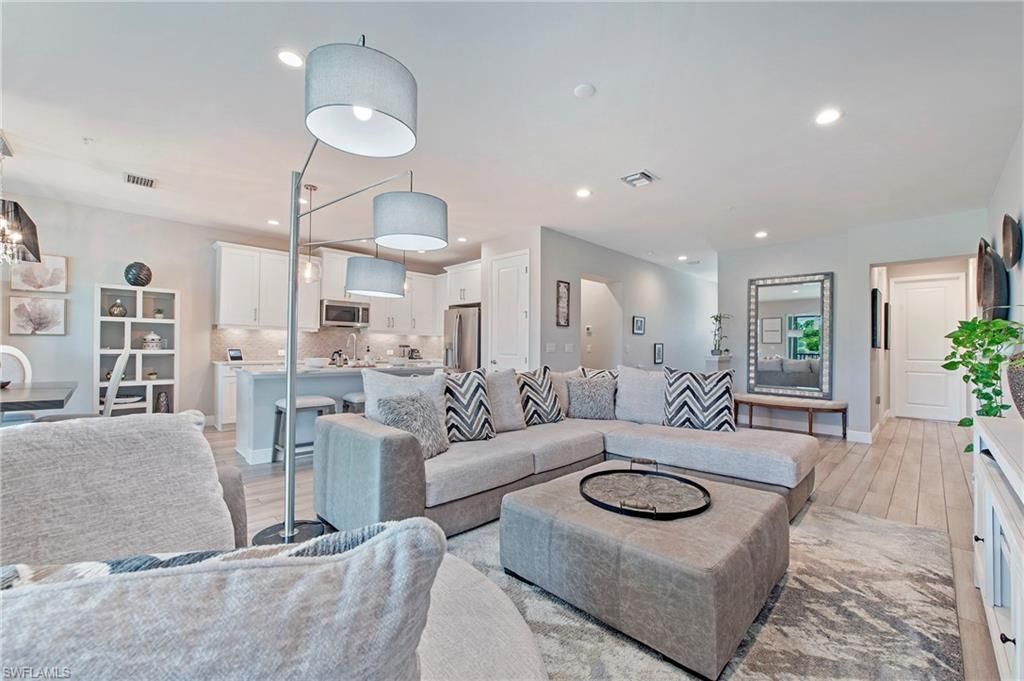 2555 Seychelles Dr , Unit 407, Naples, FL 34112 Photo
