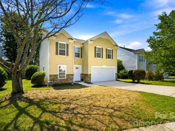 117 Farm Springs Drive , Mount Holly, NC 28120