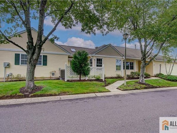 106 Blackbird Drive , Monroe Township, NJ 08831
