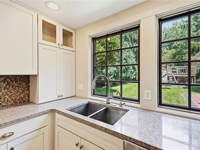581 Lewisham Avenue, Washington Township, OH 45429 Photo 14