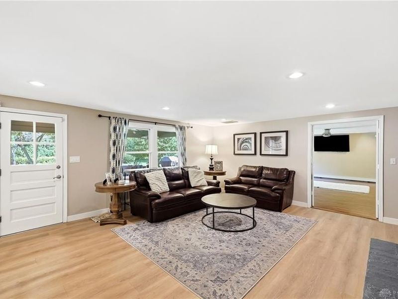 581 Lewisham Avenue, Washington Township, OH 45429 Photo 15