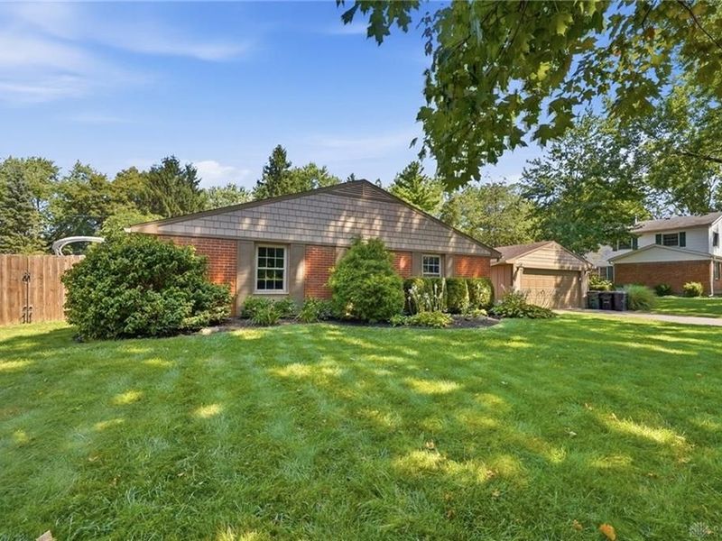 581 Lewisham Avenue, Washington Township, OH 45429 Photo 3