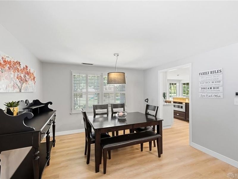 581 Lewisham Avenue, Washington Township, OH 45429 Photo 9