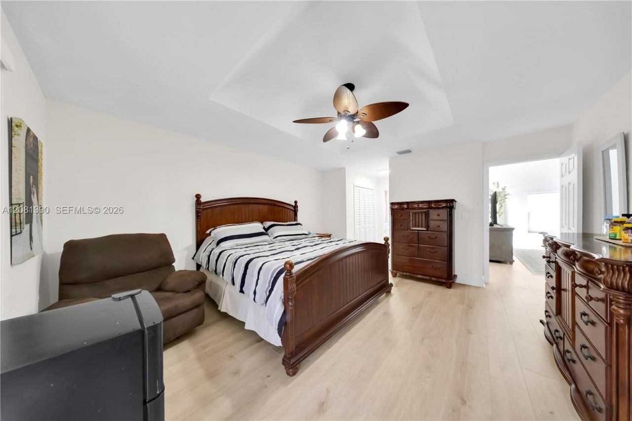 13260 NW 10th St , Miami, FL 33182 Photo