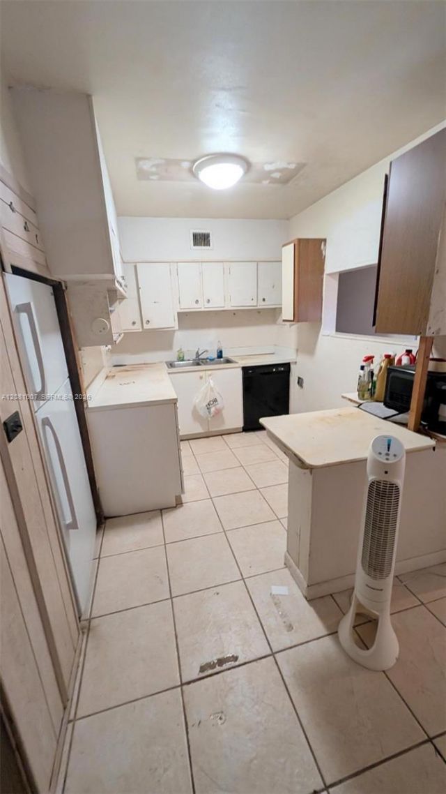 11345 SW 44th St , Miami, FL 33165 Photo