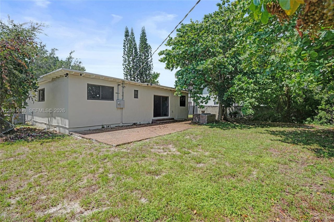 555 NW 124th St, North Miami, FL 33168 Photo