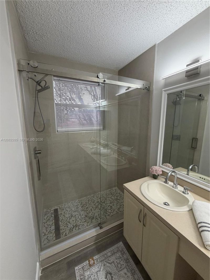 1246 NW 125th Ter, Sunrise, FL 33323 Photo