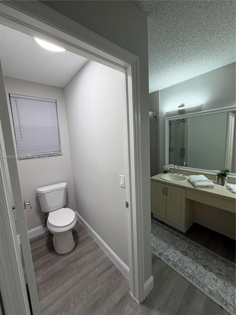1246 NW 125th Ter, Sunrise, FL 33323 Photo