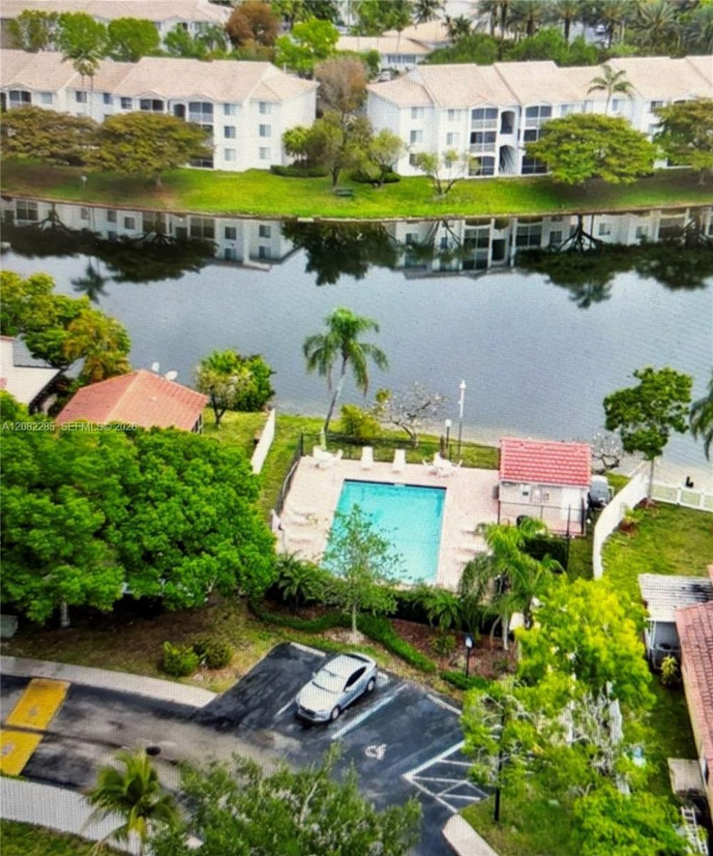 1246 NW 125th Ter, Sunrise, FL 33323 Photo