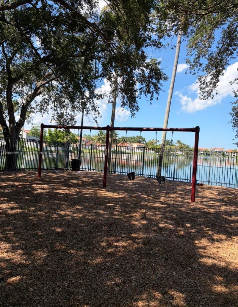 1246 NW 125th Ter, Sunrise, FL 33323 Photo