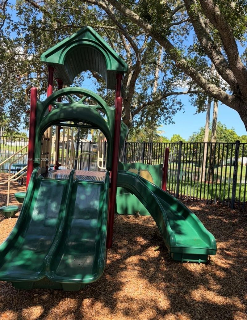 1246 NW 125th Ter, Sunrise, FL 33323 Photo