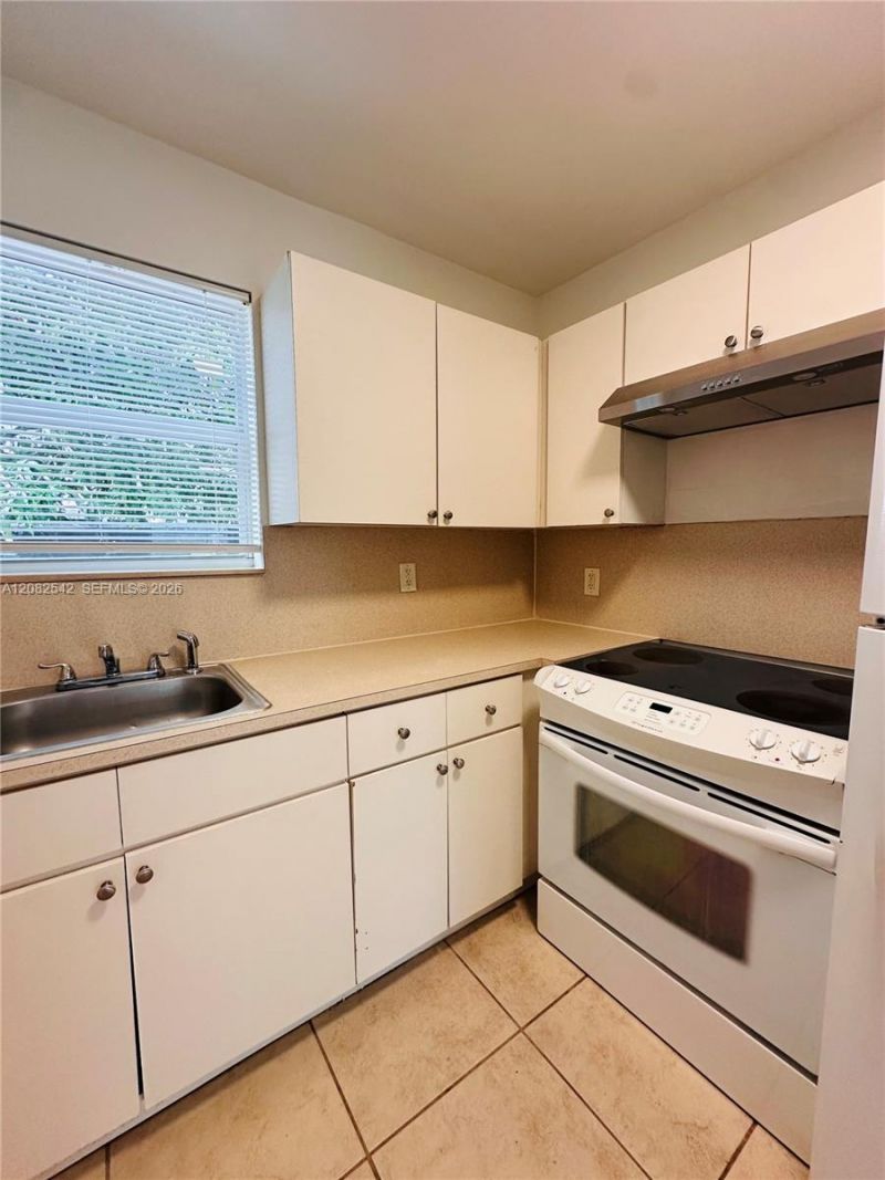 573 NE 82nd St , Unit 6, Miami, FL 33138 Photo