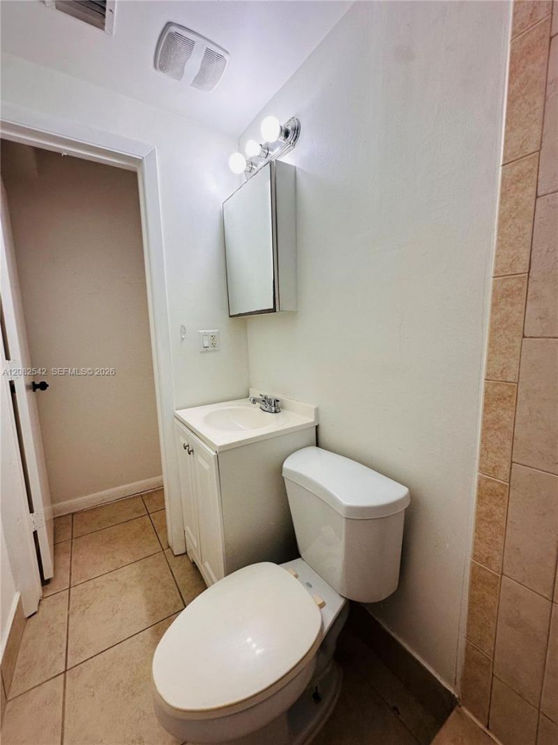573 NE 82nd St , Unit 6, Miami, FL 33138 Photo