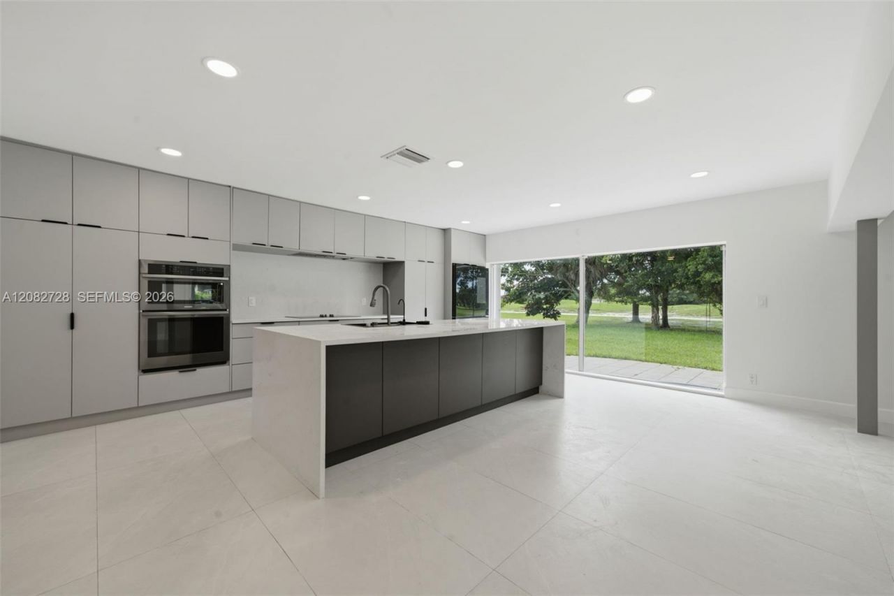 6700 E Tropical Way, Plantation, FL 33317 Photo