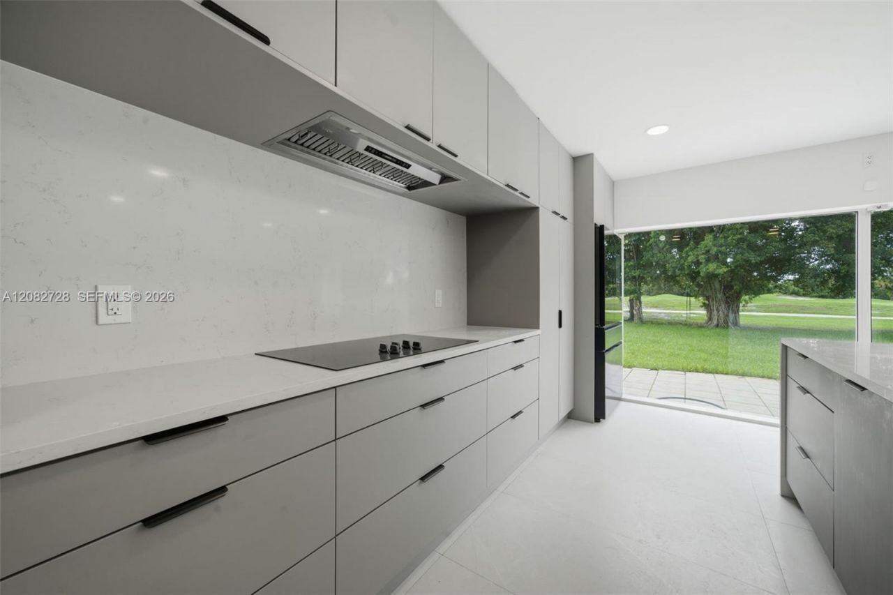 6700 E Tropical Way, Plantation, FL 33317 Photo