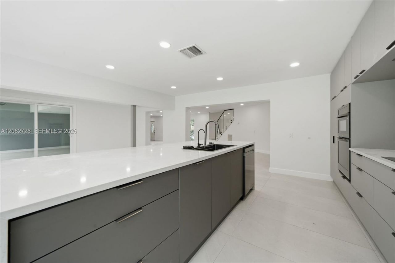 6700 E Tropical Way, Plantation, FL 33317 Photo