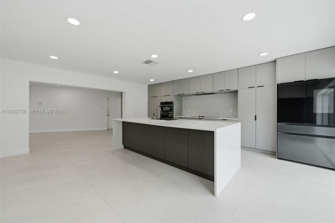 6700 E Tropical Way, Plantation, FL 33317 Photo