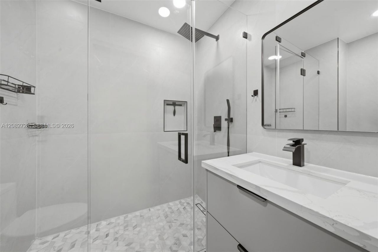 6700 E Tropical Way, Plantation, FL 33317 Photo