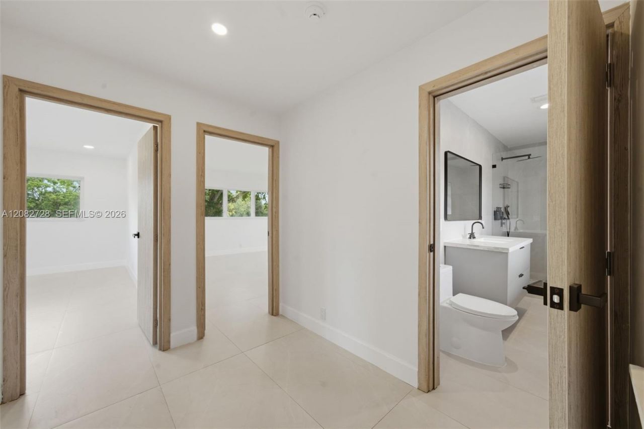 6700 E Tropical Way, Plantation, FL 33317 Photo