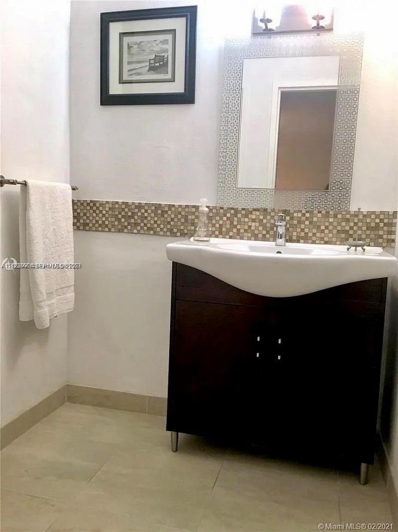 800 West Ave, Unit 505, Miami Beach, FL 33139 Photo