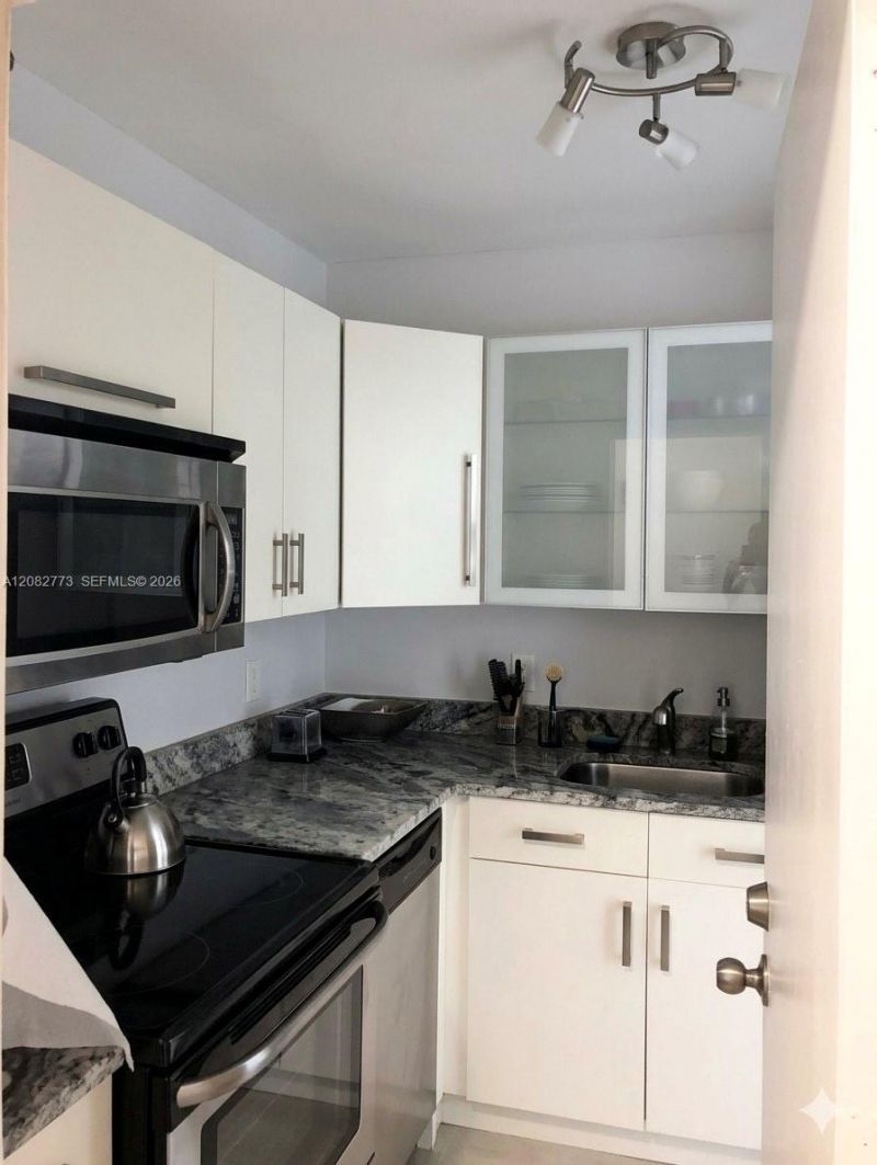 800 West Ave, Unit 505, Miami Beach, FL 33139 Photo