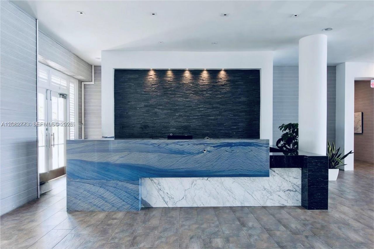 800 West Ave, Unit 505, Miami Beach, FL 33139 Photo