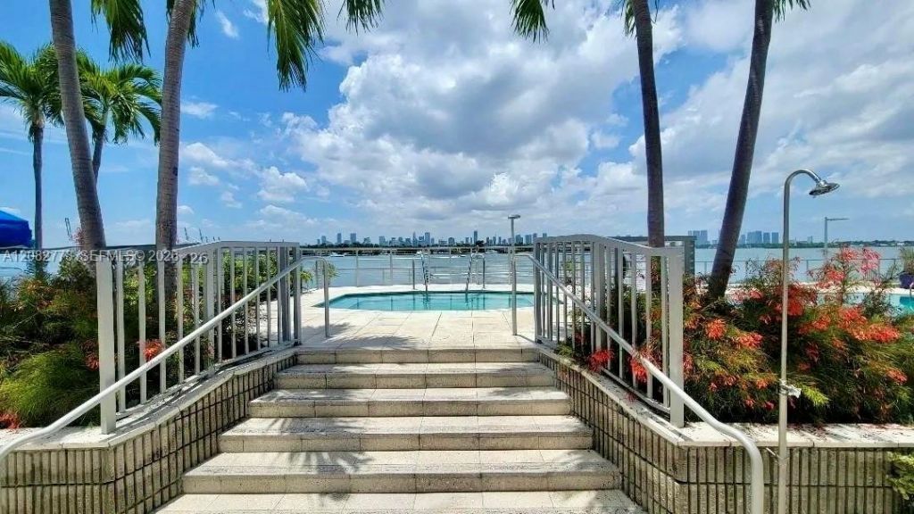 800 West Ave, Unit 505, Miami Beach, FL 33139 Photo