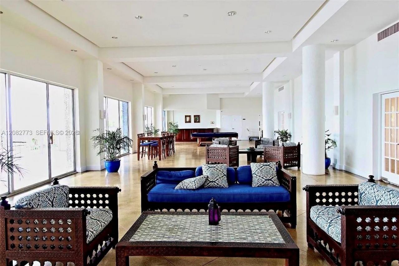 800 West Ave, Unit 505, Miami Beach, FL 33139 Photo