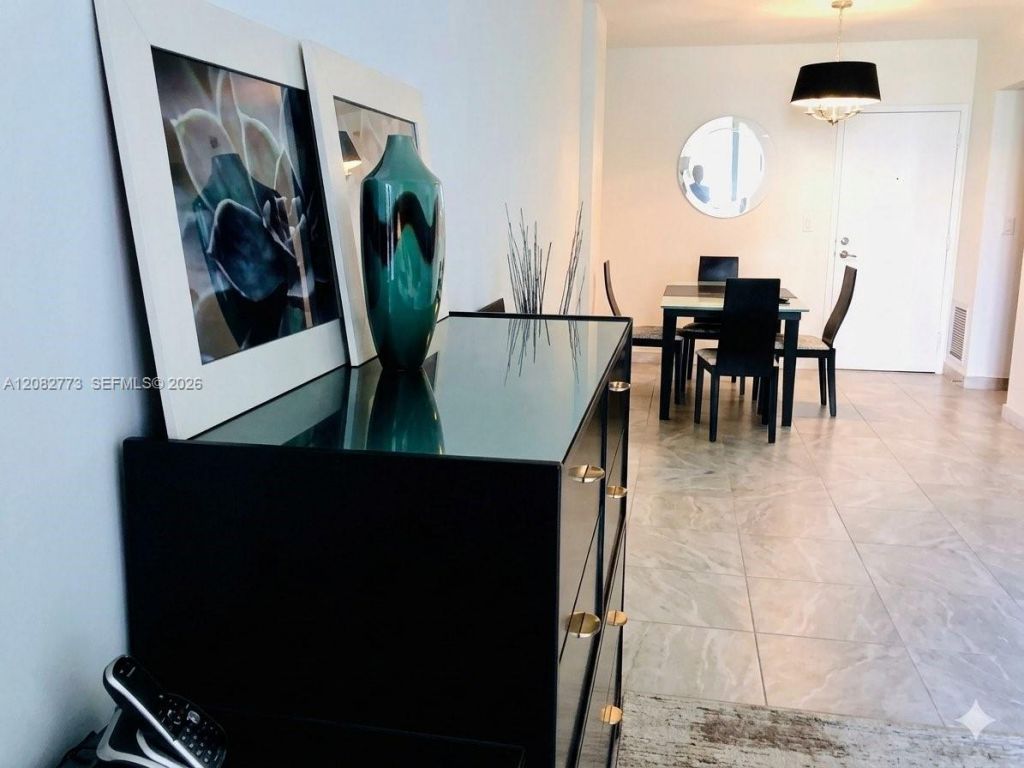 800 West Ave, Unit 505, Miami Beach, FL 33139 Photo