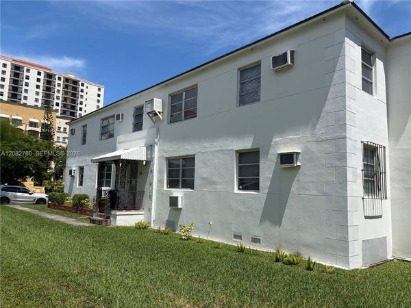 16 Santillane Ave, Unit 4, Coral Gables, FL 33134