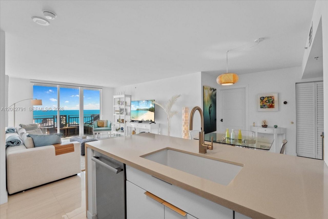90 Alton Rd , Unit 2703, Miami Beach, FL 33139 Photo
