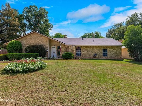 1318 Parkway Circle, Bossier City, LA 71112