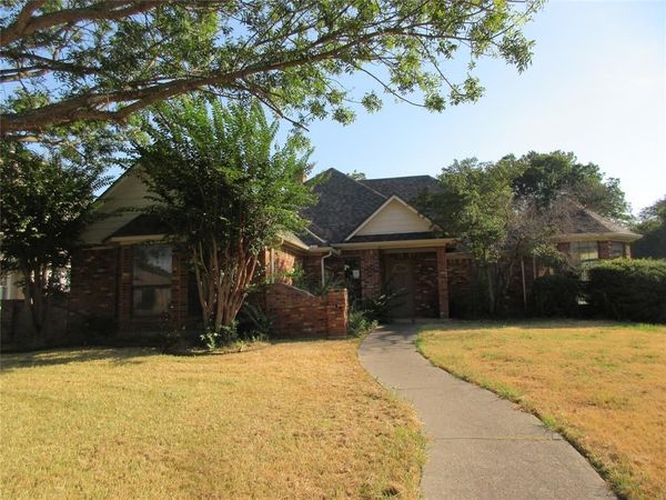 1823 Green Tree Lane, Duncanville, TX 75137